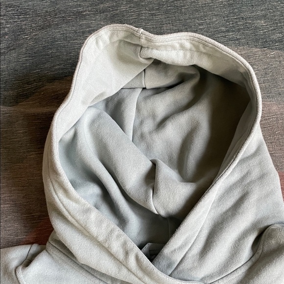 Lululemon Loungeful Cropped Hoodie - Picture 9 of 11